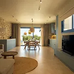 Castor Villa *